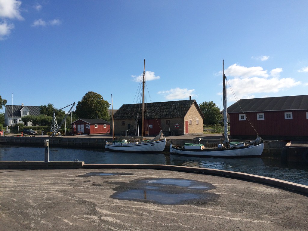 Fejø Dybvig Havn set fra vandet