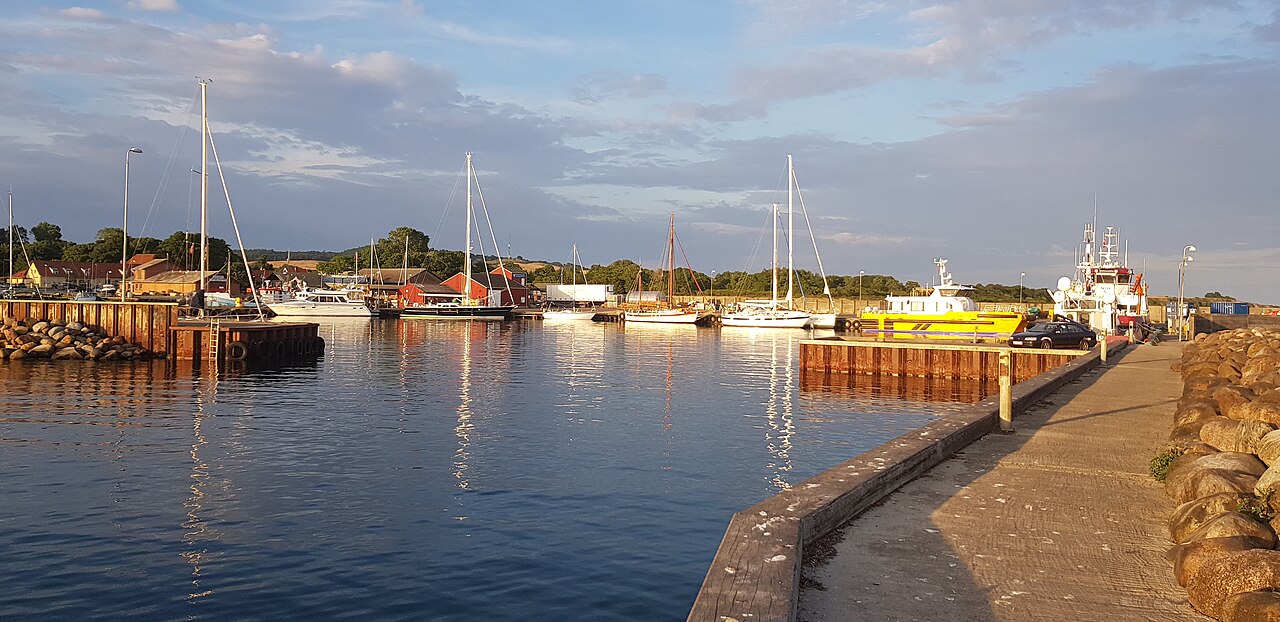 Klintholm Havn set fra vandet